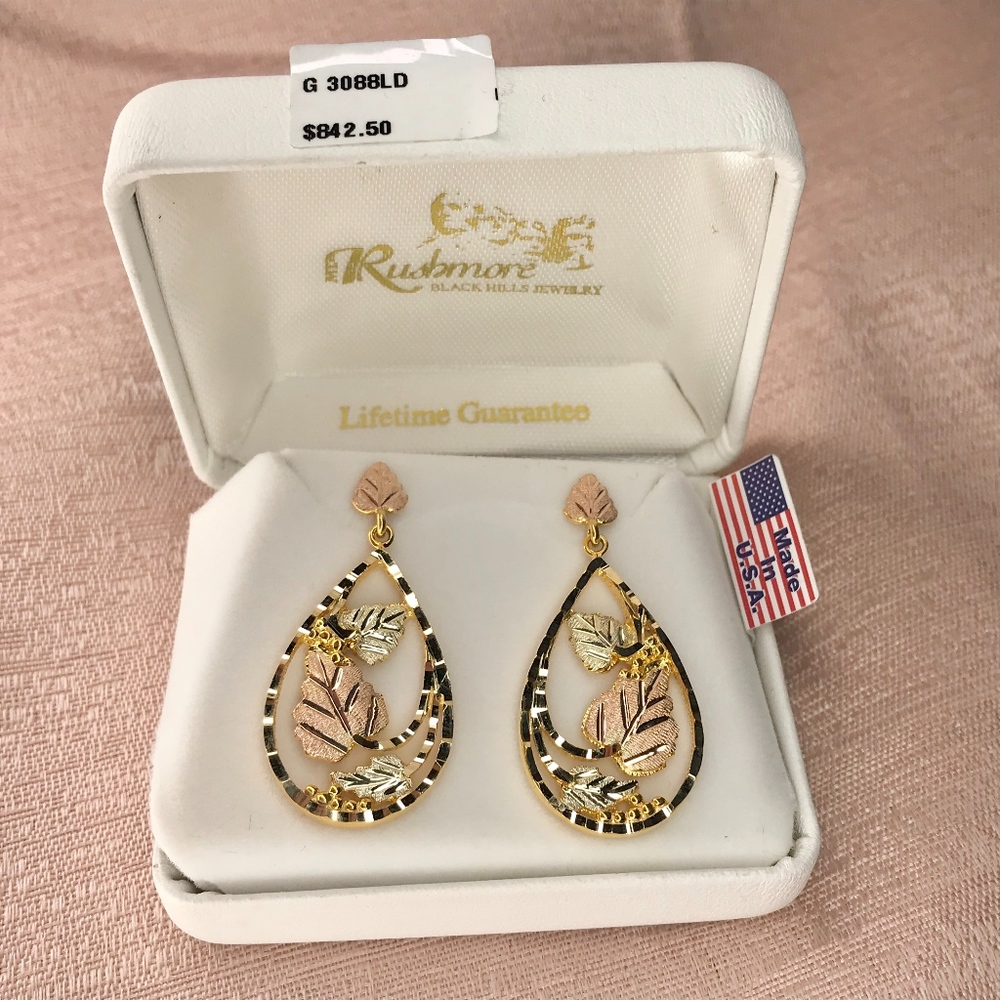 NWT Black Hills Gold Tear Drop Earrings